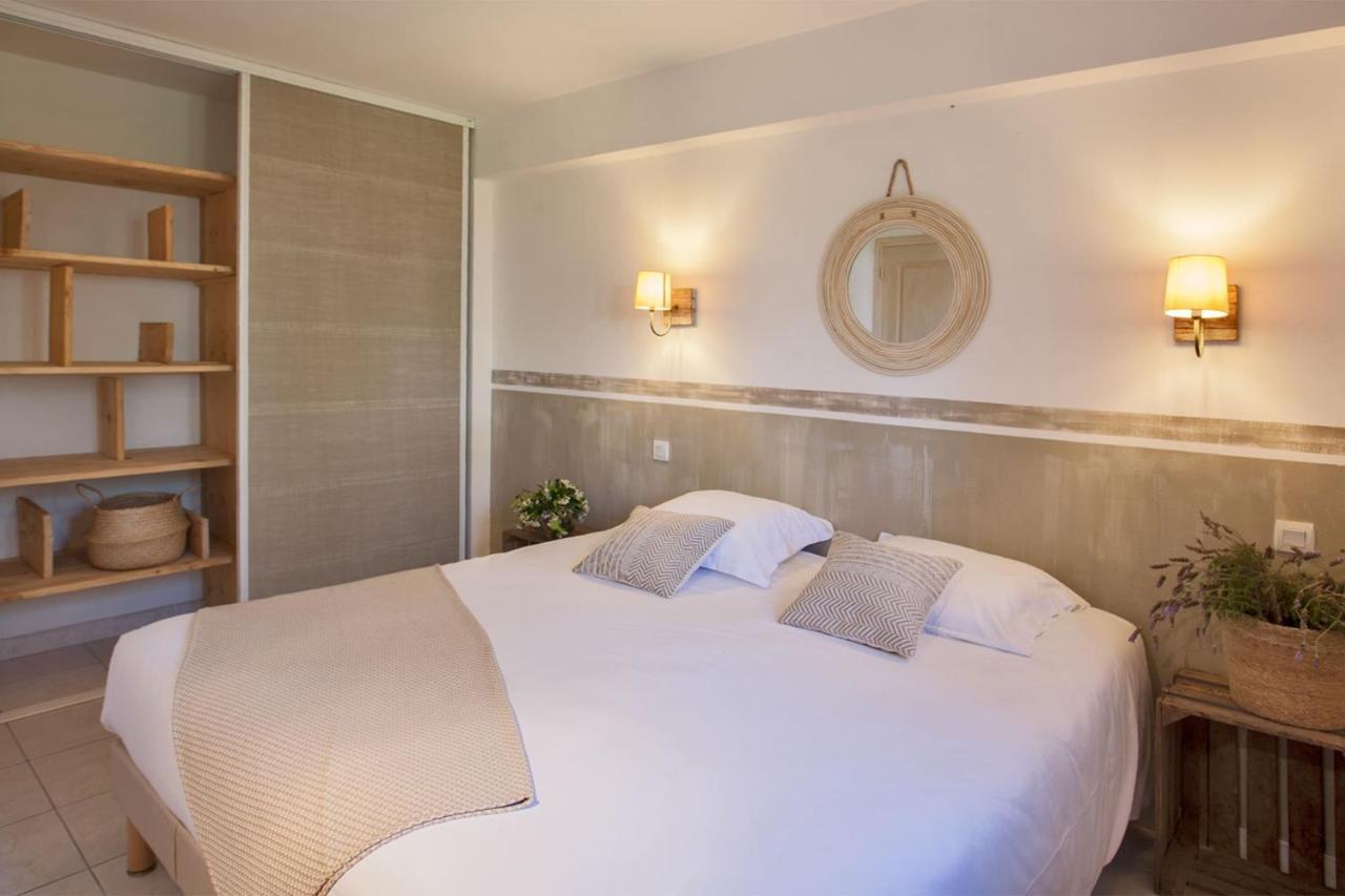 Location De Vacances Olivier Jardin Privatif Et Piscine Chauffee Partagee Calvi  Eksteriør billede
