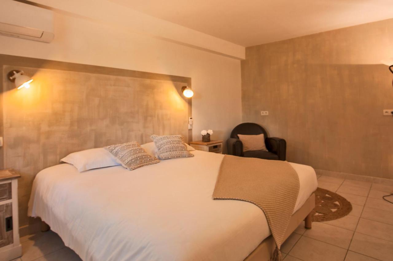 Location De Vacances Olivier Jardin Privatif Et Piscine Chauffee Partagee Calvi  Eksteriør billede