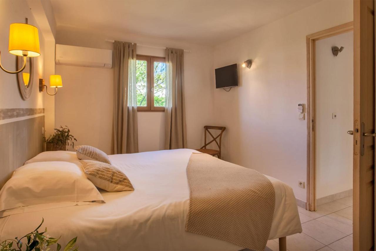 Location De Vacances Olivier Jardin Privatif Et Piscine Chauffee Partagee Calvi  Eksteriør billede