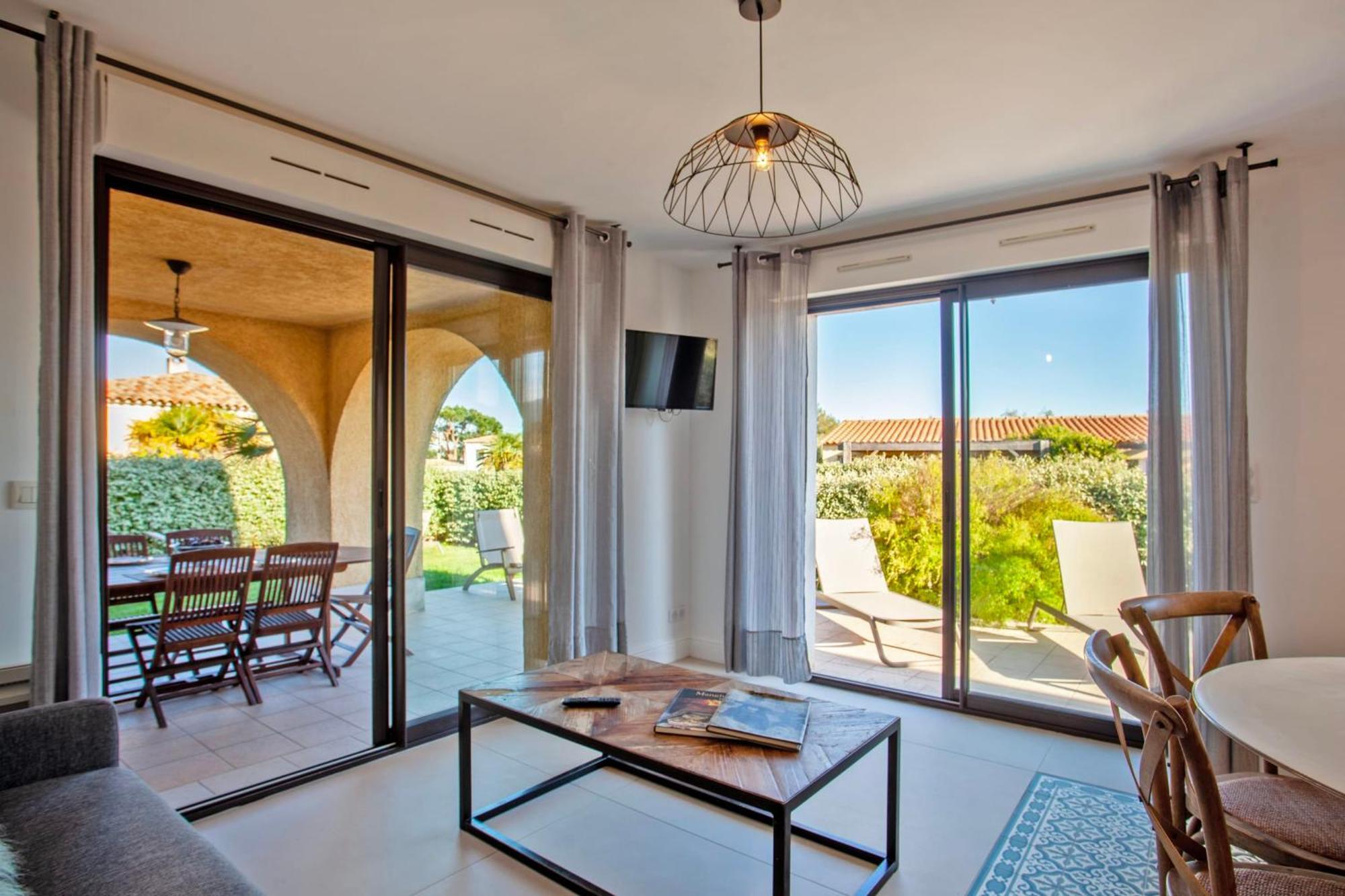Location De Vacances Olivier Jardin Privatif Et Piscine Chauffee Partagee Calvi  Eksteriør billede